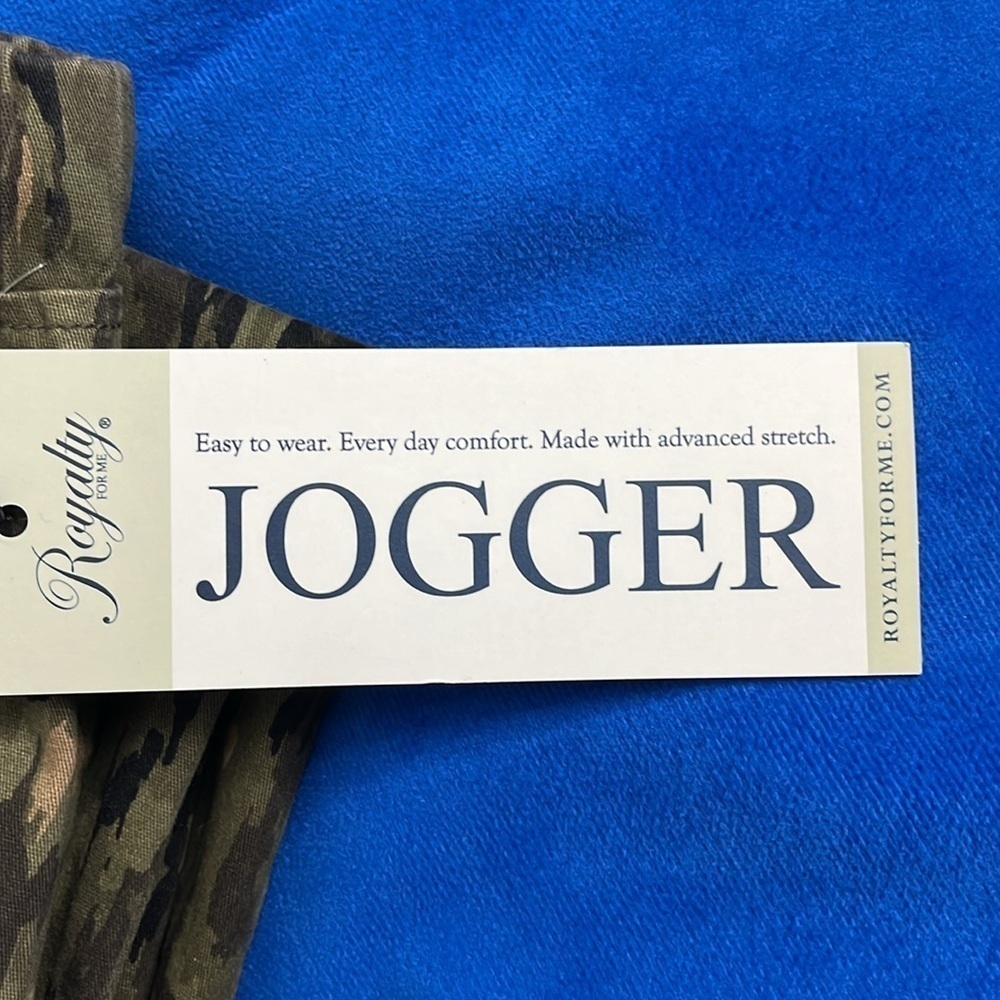 ⭐️ NWT Royalty For Me Camouflage Cropped Jogger pants- size 2X - Picture 10 of 10